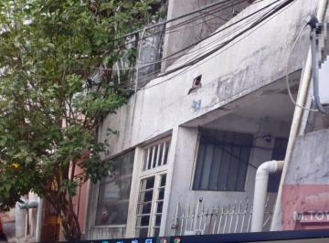 Casa · 350m² · 1 Quarto · 1 Vaga · Sobrado para venda em Vila Camargos de 350.00m² com 1 Quarto e 1 Garagem