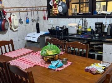 Casa · 105m² · 2 Quartos · 1 Vaga · Sobrado com 105m ² com 2 dormitórios, 1 banheiro, 1 vaga.