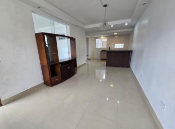 Casa de 4 quartos, Curitiba · TRIPLEX 4 quartos sendo 2 suites no Atuba