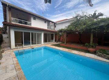 Casa de 3 quartos, Santana de Parnaíba · Casa com 3 suítes com ar condicionado, churrasqueira e piscina - Alphaville