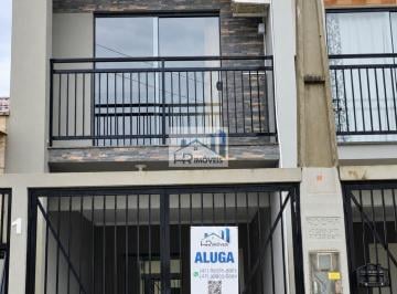 Casa · 70m² · 2 Quartos · 1 Vaga · Sobrado para alugar no bairro Itacolomi - Balneário Piçarras/SC