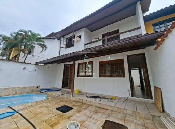 Casa · 97m² · 3 Quartos · 1 Vaga · Casa de Rua | 3 Quartos | Closet | Piscina | 2 Vagas | Oportunidade