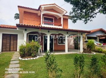 Casa · 210m² · 8 Quartos · 2 Vagas · Casa para alugar em Condominio Lagoinha de 210.00m² com 8 Quartos, 5 Suites e 2 Garagens