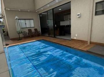 Casa de 3 quartos, Santana de Parnaíba · Casa de 190 m² com 3 quartos à venda no Jardim São Luís