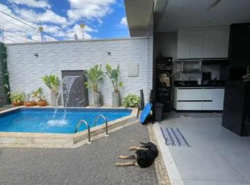 Casa de 3 quartos, Taboão da Serra · Casa de 180 m² com 3 quartos à venda no Jardim América