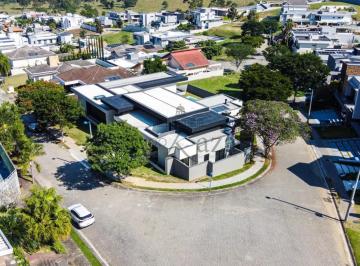 Casa de 4 quartos, São José dos Campos · Casa a Venda no Condominio Reserva do Paratehy - 650m² com 4 Suítes e lazer completo