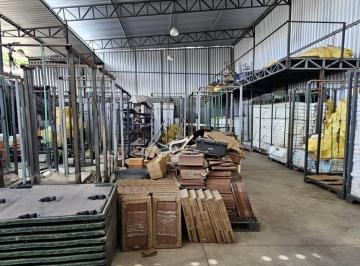 Comercial , Lauro de Freitas · Galpão à venda, bem localizado, 380 metros quadrados (30m² de mezanino)