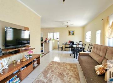 Foto 01 · Casa de 3 quartos no Jardim das Hortênsias: 122,53m², 1 suíte, 2 salas em Poços de Caldas-MG.