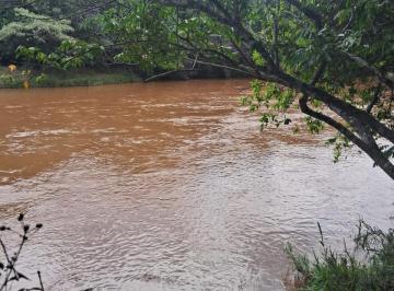 Foto 01 · TERRENO 10.000 M² C/ RIO NOS FUNDOS À VENDA EM ITAGUARA/MG