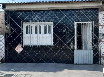 Casa de 2 quartos, Ananindeua · Casa Reformada à Venda na Cidade Nova VI – Ananindeua | 2 Quartos, 1 Suíte
