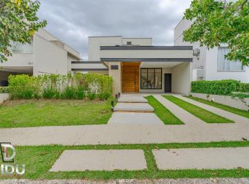 Casa · 230m² · 3 Quartos · 4 Vagas · Casa no condomínio Alto do Itaici para venda com 3 quartos, sendo 3 suítes, 230m²