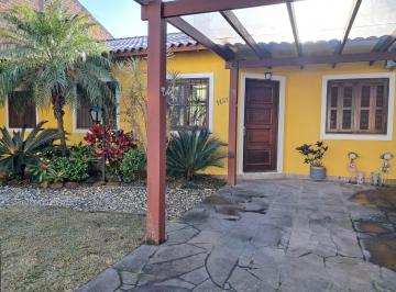 Casa · 200m² · 6 Quartos · 2 Vagas · Casa 6 dormitórios para locação no bairro Hípica, zona sul de Porto Alegre, RS.