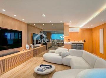 Apartamento · 3 Quartos · 4 Vagas · Cobertura reformada com vista mar e museu MAC