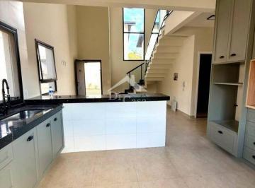 Casa · 101m² · 3 Quartos · 2 Vagas · Casa em condominio para venda e locação em Atibaia