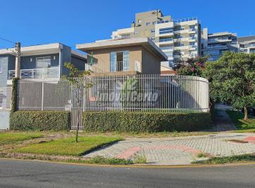 Casa · 239m² · 3 Quartos · 4 Vagas · Casa de 240 m² construído com 3 dormitórios sendo
