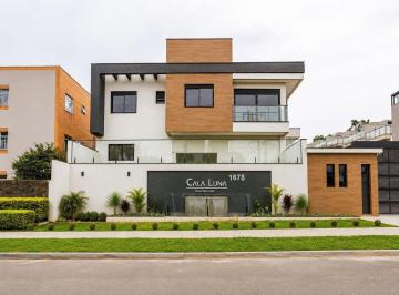Casa · 220m² · 3 Quartos · 3 Vagas · Residência em condomínio com 220 m² de área útil,