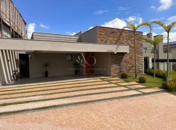 Foto 01 · Casa Terrea que estuda permuta por apartamento : 3 Quartos, 3 Suítes, 2 Salas, 4 Vagas - Santana de