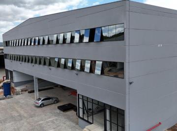 Comercial , Itajaí · Galpão de 2.700 m² á 8.100 m² p/ Locação na Itaiapava em Itajaí