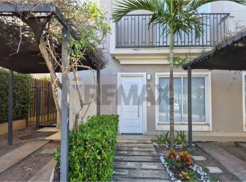 Casa · 147m² · 4 Quartos · 2 Vagas · RE/MAX Aluga casa em condomínio, com 3 quartos e 2 suítes, no Parque Xangrilá, Campinas