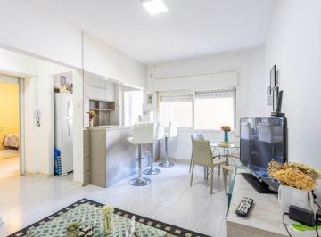 Apartamento · 47m² · 1 Quarto · Apartamento de um quarto todo mobiliado à venda na Borges de Medeiros | Centro Histórico | Sol da ma