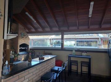 Casa · Sobrado em Condomínio no Horto Florestal com 3 Dormitórios, Área Gourmet Privativa e 4 Vagas