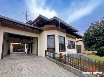 Casa · 241m² · 5 Quartos · 4 Vagas · Casa com 5 quartos no Floresta em Joinville