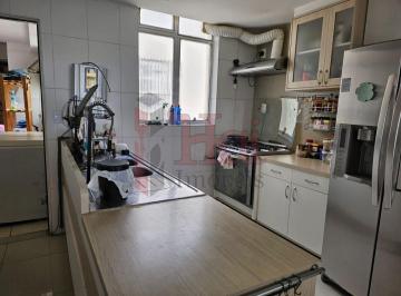 Apartamento · 235m² · 4 Quartos · 1 Vaga · apartamento andar alto, com vaga, portaria, proximo ao metro