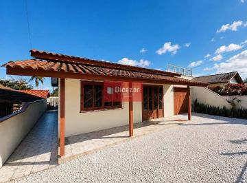 whatsapp-image-2026-09-14-at-09-38-44-21789390800509.jpeg · Casa à venda, com Uma Suíte mais dois dormitórios, próxima ao Mercado Koch na Praia de Armação, Cent