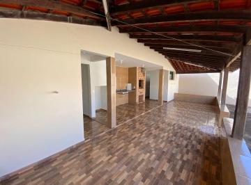 Casa · 525m² · 6 Quartos · 5 Vagas · Casa residencial com 6 quartos sendo 1 suíte disponível para locação no bairro Umuarama em Uberlândi