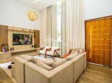 Casa · 202m² · 4 Quartos · 4 Vagas · QD 104 BOA VISTA | Casa 4 Quartos sendo 3 Suítes - Aceita Financiamento e FGTS - com 4 Vagas de Gara