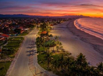 a751026359cf0f85445261b609a5987148781178 · Linda casa a venda na praia de Cibratel  2 em Itanhaém.