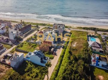 Foto 01 · Sobrado Geminado na praia de Itapoá com 165m² a 70m do mar.