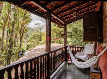 Casa · 273m² · 4 Quartos · 1 Vaga · Sao duas casas no mesmo terreno com 2 quartos cada, belissima vista com piscina e espaco gourmet co