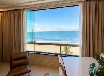 Apartamento · 3 Quartos · 2 Vagas · Apartamento 3 Suítes frente mar Meia Praia SC