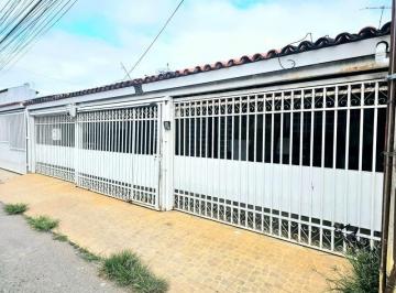 Foto 01 · QE 28 CONJUNTO N - VENDA CASA COM 04 QUARTOS SENDO UMA SUÍTE, VARANDA E GARAGEM  COBERTA  P/ 03 CARR