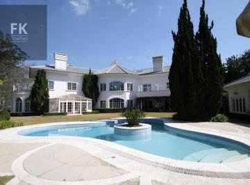 Casa · 1568m² · 5 Quartos · 4 Vagas · Casa de Condomínio Morada dos Pássaros-Aldeia da Serra