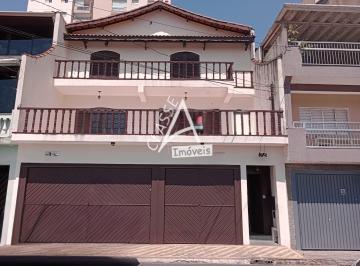 Casa · 500m² · 4 Quartos · 1 Vaga · Casa com 3 pavimentos, 4 quartos, 1 suite, garagem para 6 carros