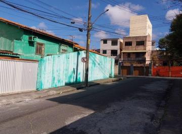 Casa en Venda de 3 quartos Amaralina · Casa na Ubaranas, Amaralina, frente de rua!!!