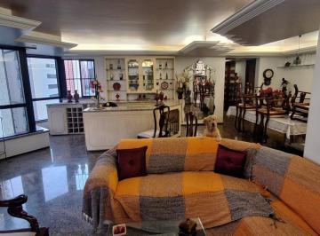 Apartamento · 226m² · 4 Quartos · 2 Vagas · Apartamento de 04 Quartos, 03 Suítes na Aldeota!!!