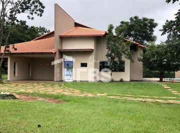 Casa · 445m² · 4 Quartos · 2 Vagas · Chácara no Condomínio Alto da Boa Vista