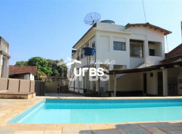 Casa · 309m² · 5 Quartos · 8 Vagas · Sobrado em Pirenópolis