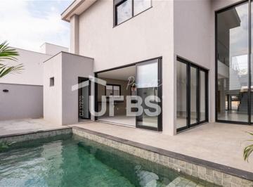 Casa · 228m² · 3 Quartos · 4 Vagas · Jardins Capri - Casa de Condomínio 3 quartos, sendo 3 suítes