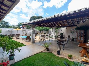 Casa · 370m² · 8 Quartos · 0 - Casa 8 quartos, sendo 8 suítes