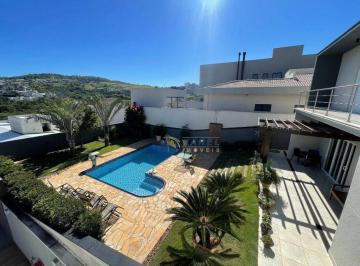 Quintal nos Fundos com Piscina e Jardim · CASA à VENDA com 4 DORMITÓRIOS sendo 3 SÚITES, PISCINA, QUINTAL com JARDIM GRAMADO no CONDOMÍNIO CL