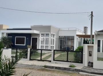 Casa · 169m² · 3 Quartos · Casa de alto padrão próximo do mar em Bellatorres