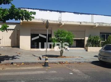 Comercial · 300m² · 2 Quartos · 2 Vagas · Casa comercial a venda no Setor Leste Vila Nova, esquina, localizado na Avenida A