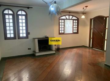Casa · 195m² · 4 Quartos · 3 Vagas · Casa espaçosa com 4 quarts, suíte, espaço gourmet e 3 vagas no Jardim Hollywood