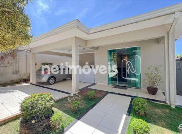 Área externa · Casa de alto padrão com 04 quartos à venda no Trevo!