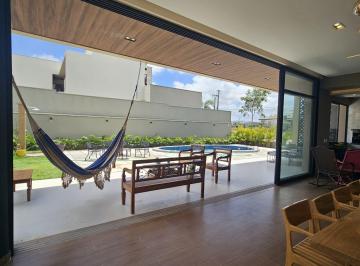 Casa · 450m² · 5 Quartos · 2 Vagas · Comemore encontramos a casa perfeita para você