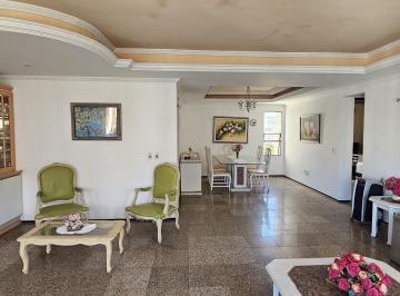 Apartamento · 172m² · 4 Quartos · 2 Vagas · Apartamento no Meireles 172m², 4 quartos, 3 sts, 2 vagas soltas